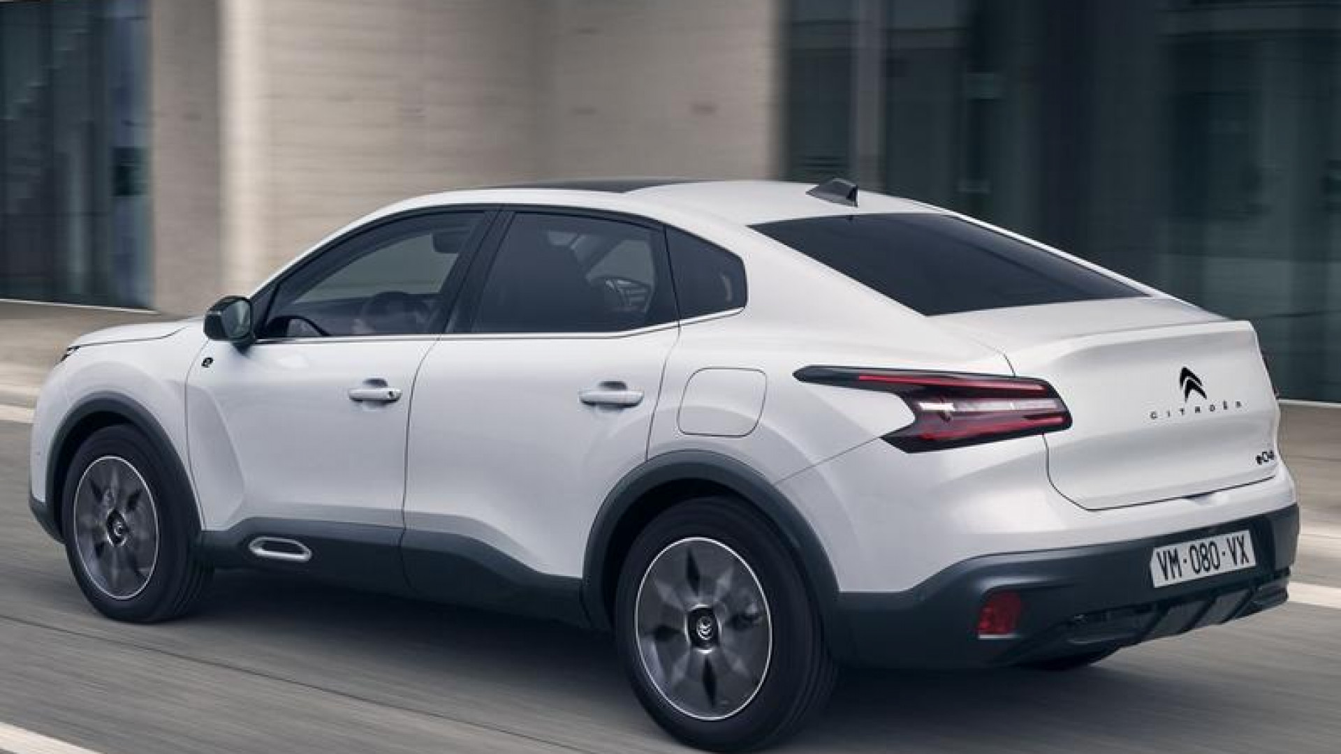 Het verschil tussen de Citroën Ë-C4 en de Ë-C4 X