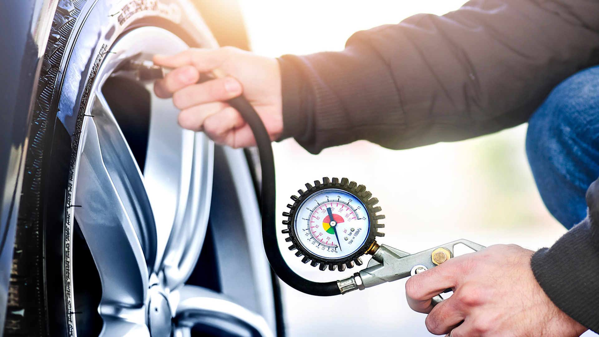 Het belang van tijdige controle van de bandenspanning van je auto