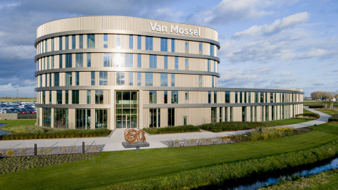 Van Mossel Automotive Group neemt autoschadevestiging Tilburg over van Spuigroep