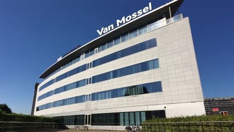 Van Mossel nu ook ook dealer van Mercedes-Benz Trucks te Antwerpen